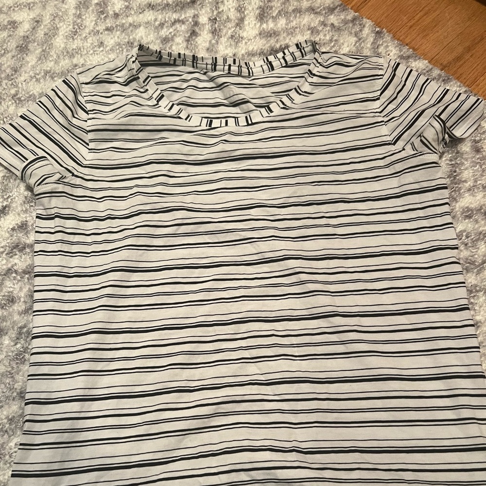 lululemon t shirt